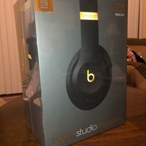 Beats Studio3 Wireless Headphones - Midnight Black